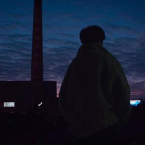 美女晚内衣脱内裤
